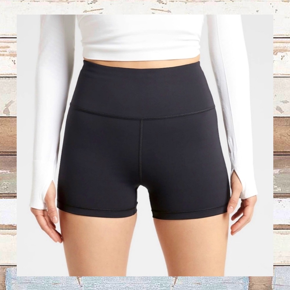 ATHLETA ULTIMATE SHORTIE NWT Black BIKE/ compression/ yoga  SHORTS